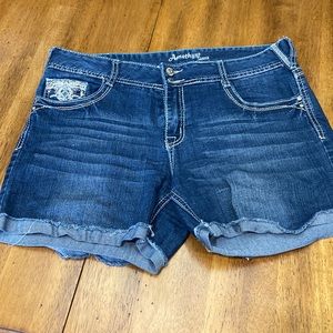 Amethyst Jean Shorts, size 11